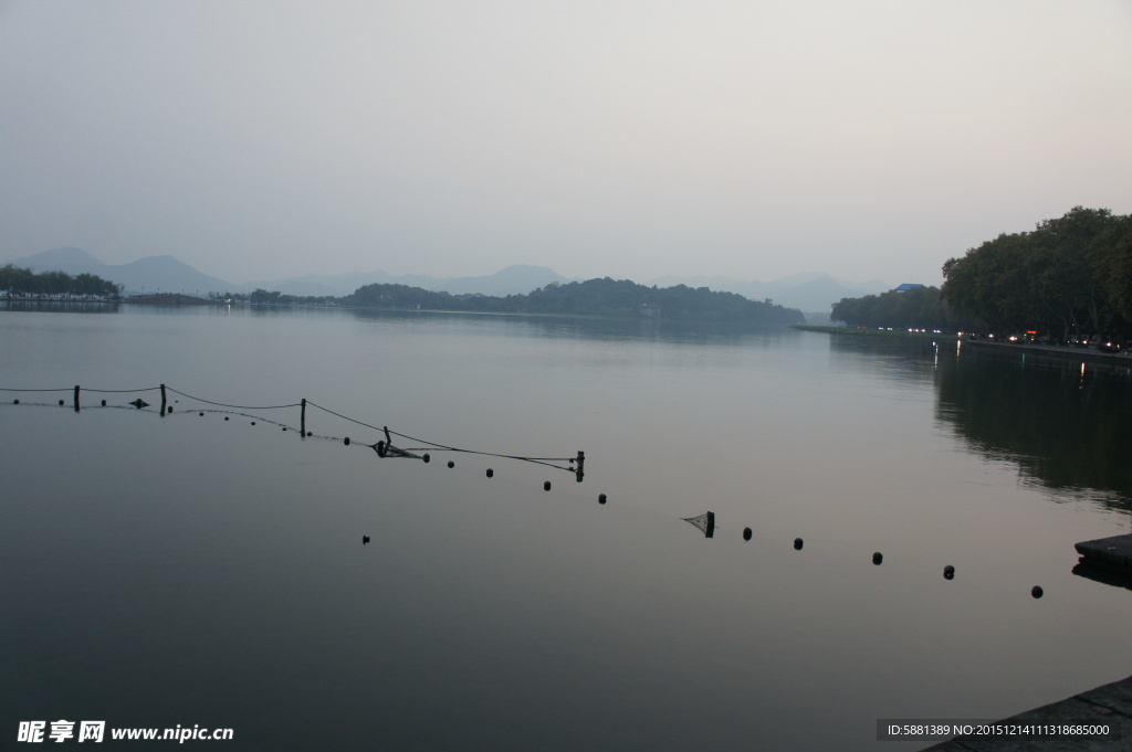 阴天 西湖