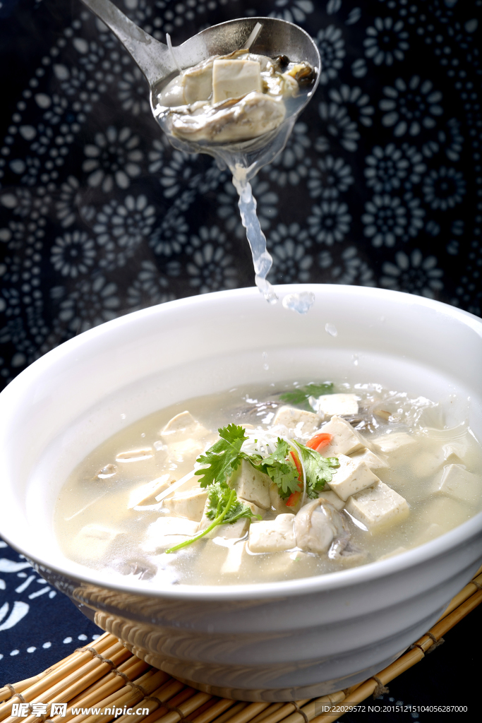 蛎蝗炖豆腐