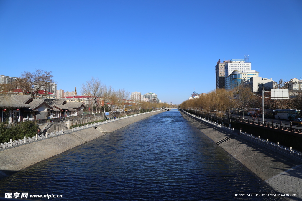 滨河风景