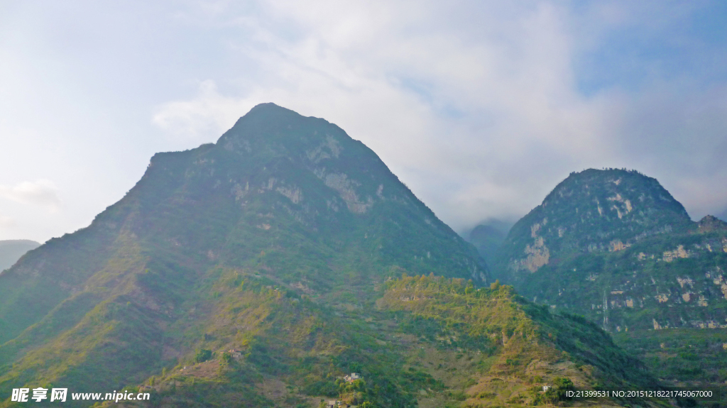 山峰 冬景 高耸入云