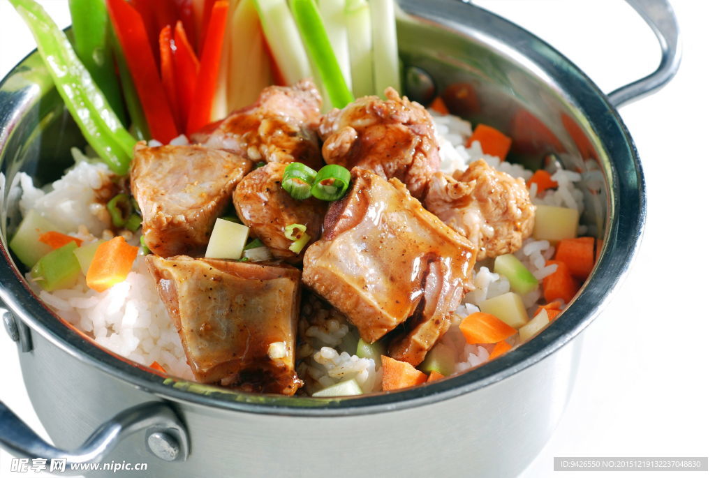 焖锅排骨饭