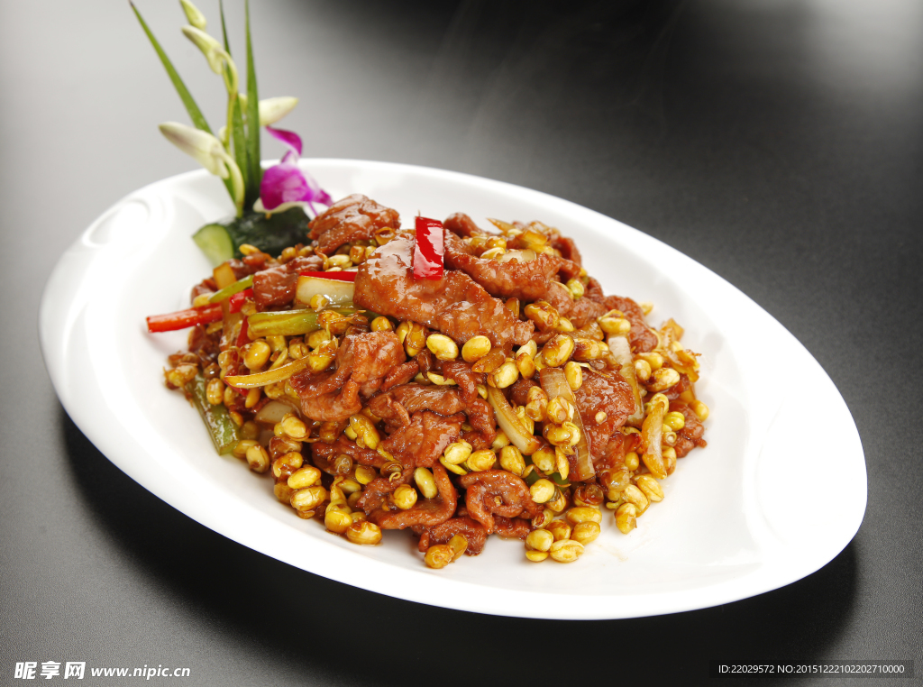 圆葱牛柳爆豆芽