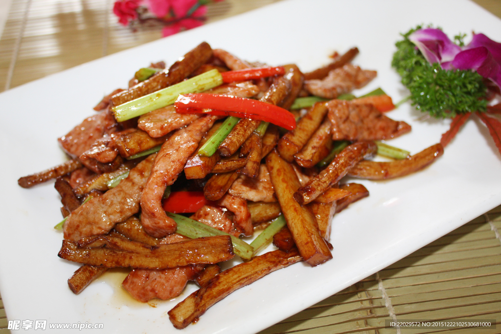 鸳鸯菇炒牛柳