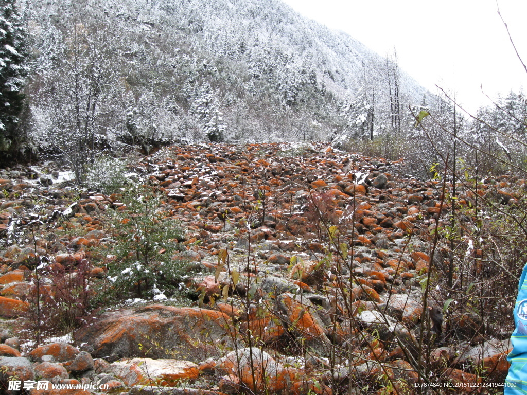 毕棚沟雪山