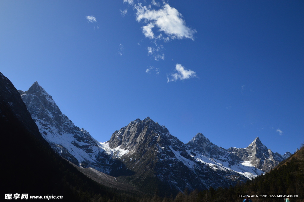 毕棚沟雪山