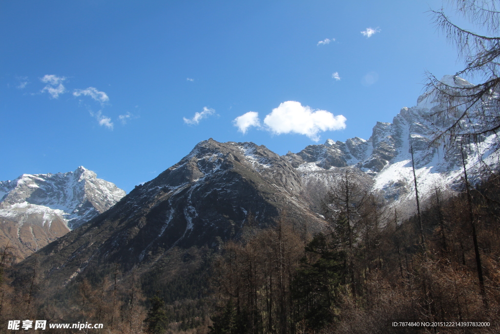 毕棚沟雪山