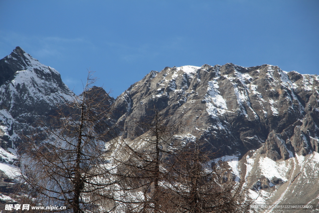 毕棚沟雪山