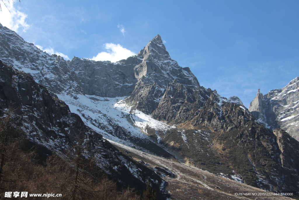 毕棚沟雪山