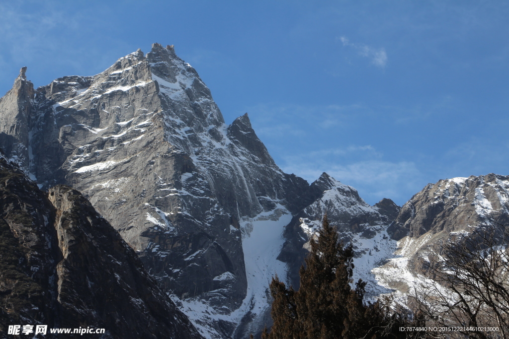毕棚沟雪山