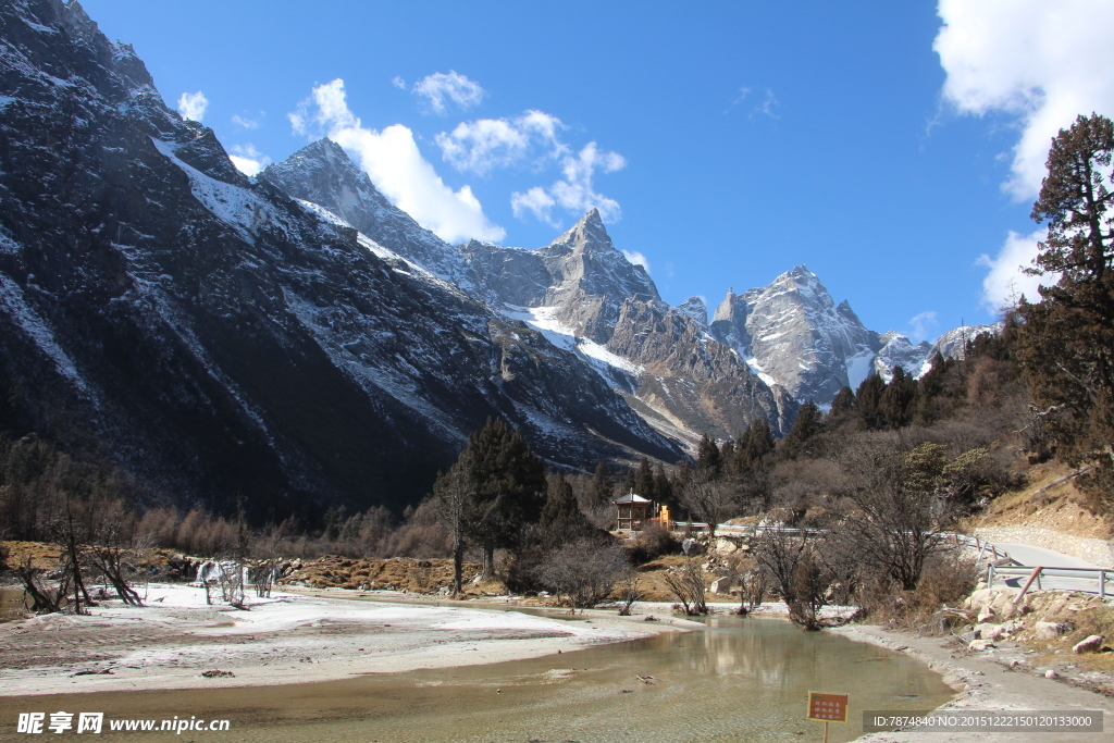 毕棚沟雪山