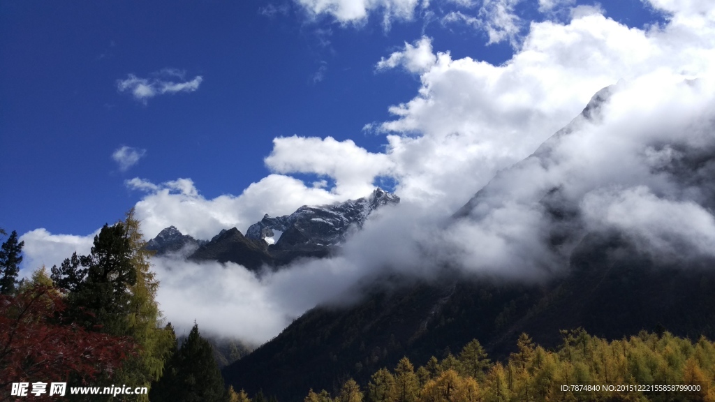 毕棚沟雪山