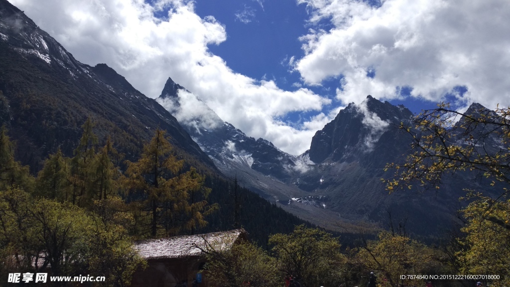 毕棚沟雪山