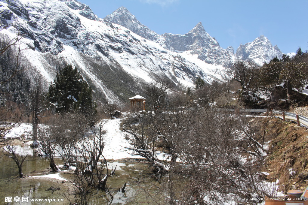 毕棚沟雪山