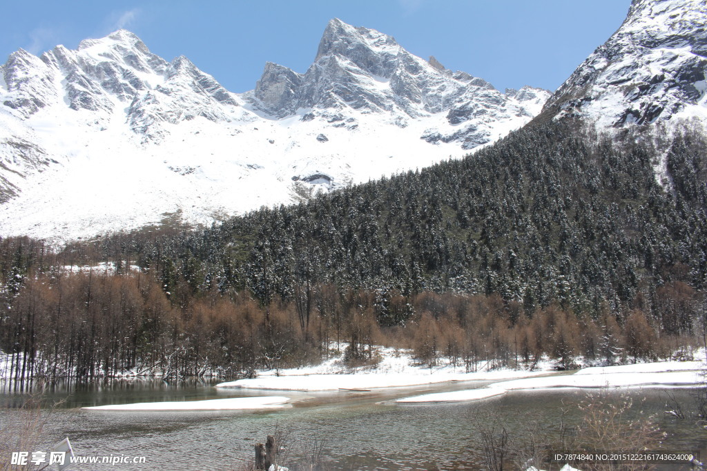 毕棚沟雪山