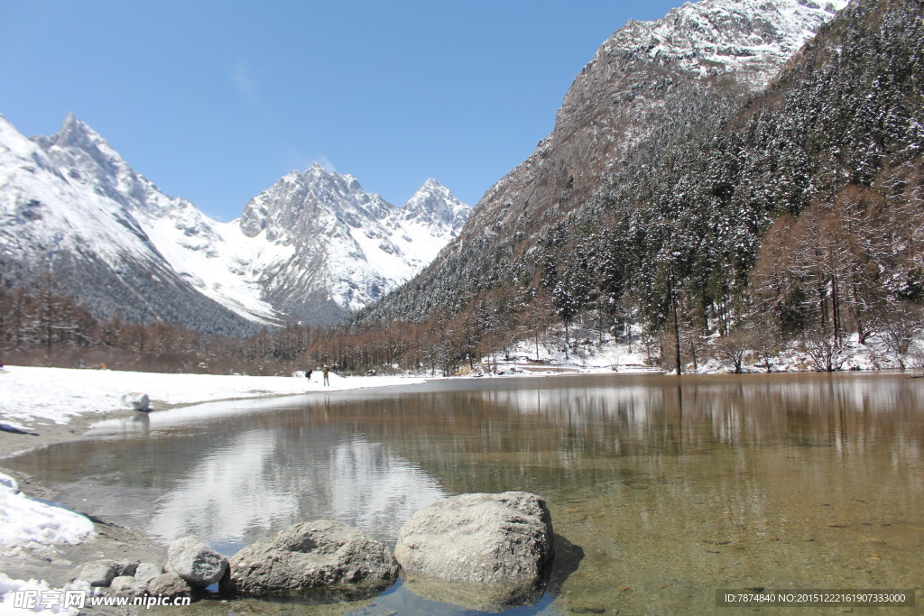 毕棚沟雪山