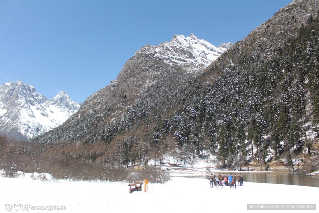 毕棚沟雪山