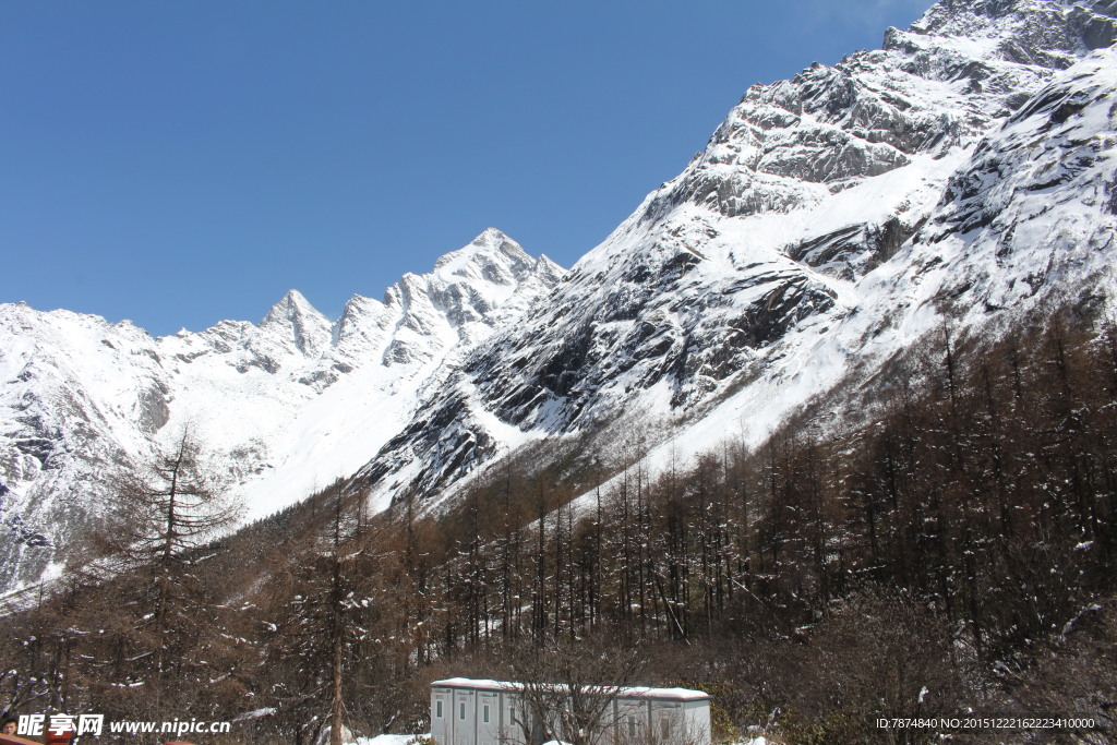 毕棚沟雪山