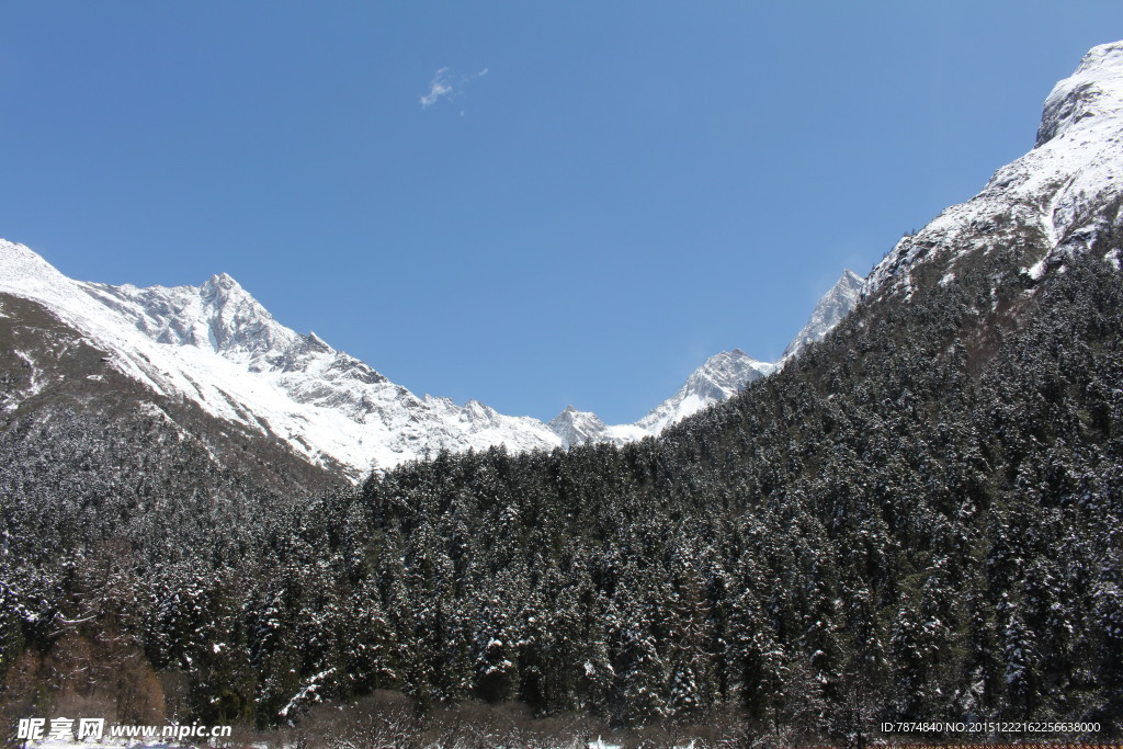 毕棚沟雪山