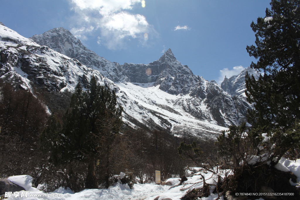 毕棚沟雪山