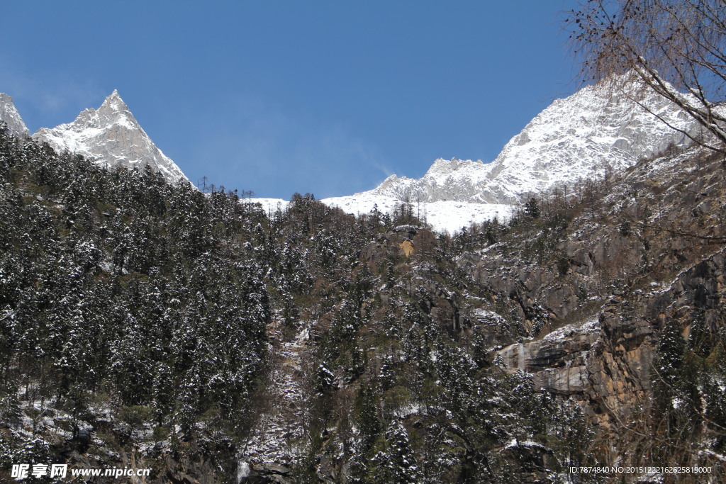 毕棚沟雪山