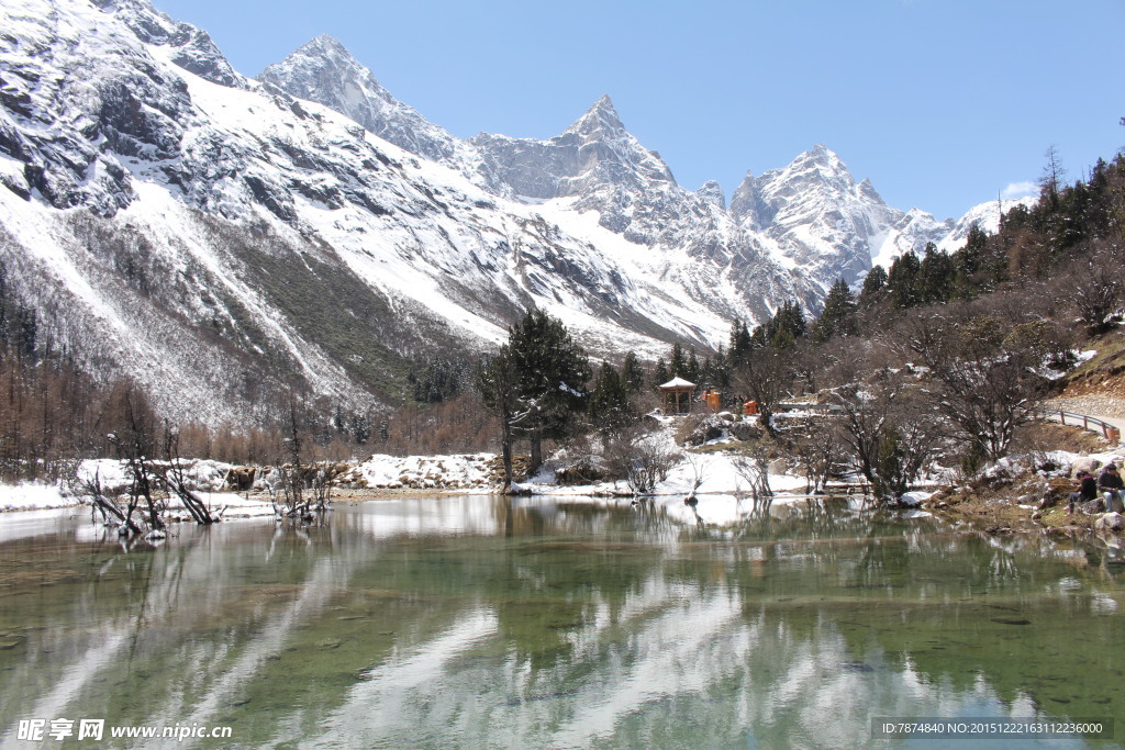 毕棚沟雪山