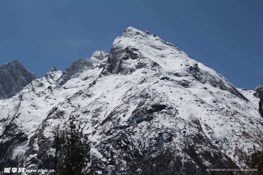 毕棚沟雪山