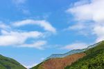 山脊蓝天