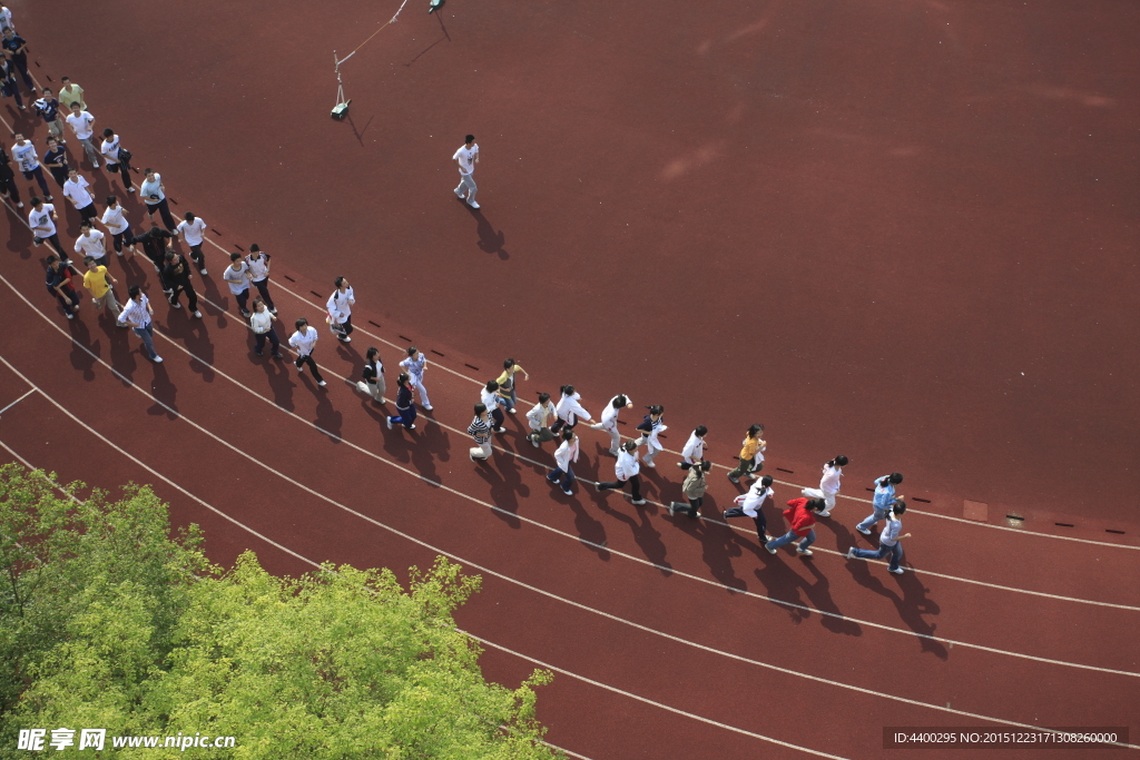 夷陵中学学生跑步
