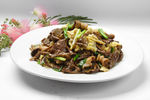 咸肉黄蘑炒鸡蛋
