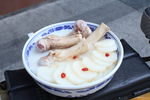 萝卜炖龙骨  萝卜龙骨
