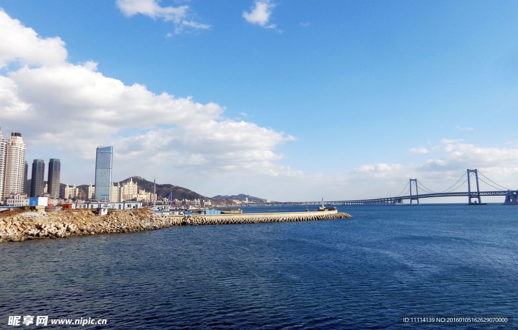 大连星海湾广场海滨风光