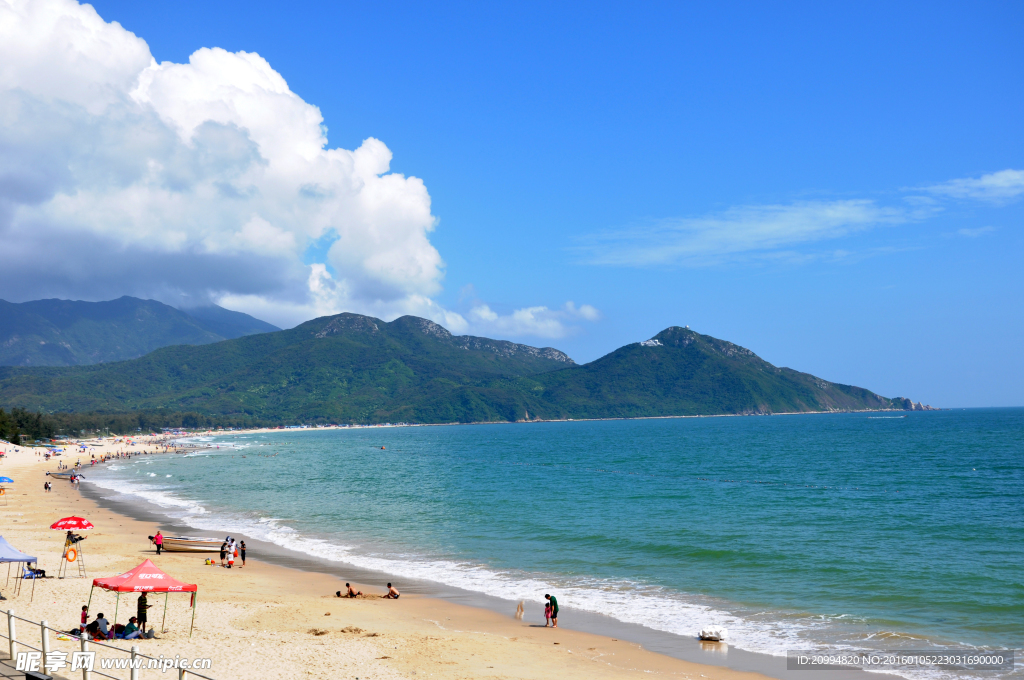 海边沙滩风景图