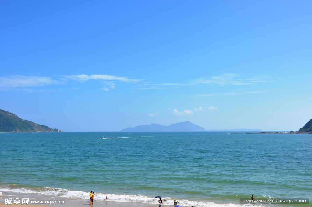 海边沙滩风景图