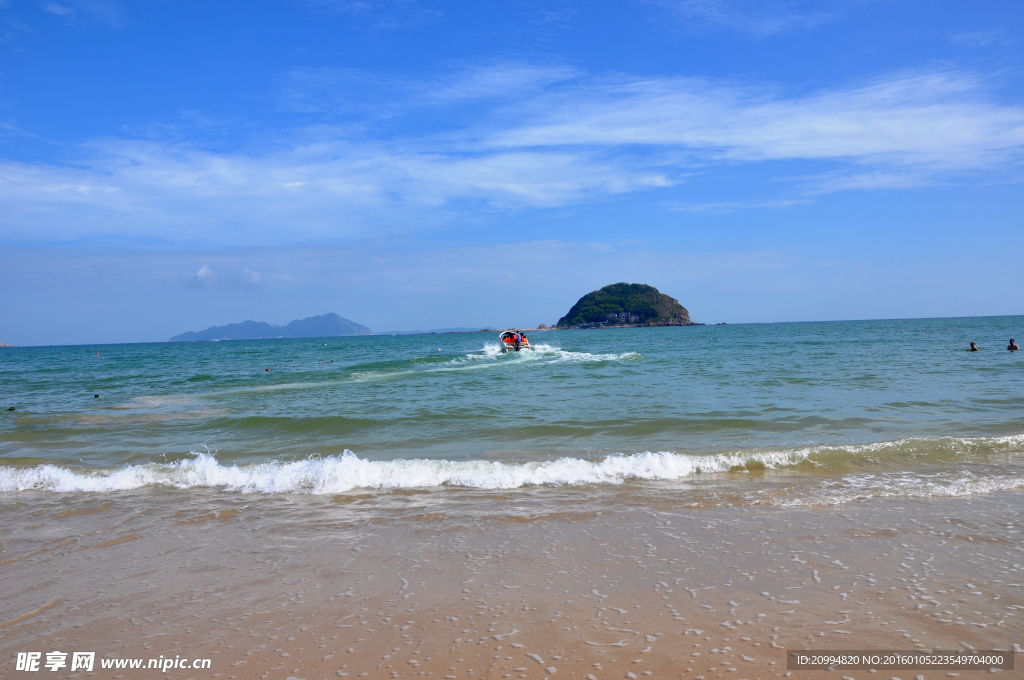 海边沙滩风景图