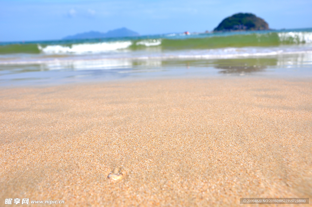 海边沙滩风景图