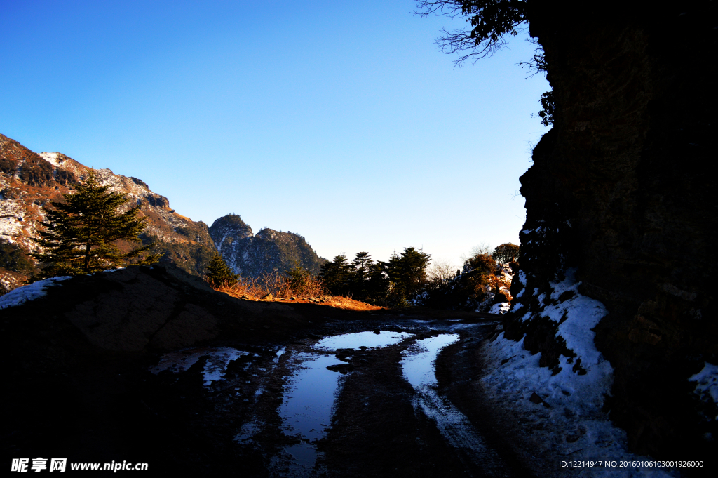 山间道路