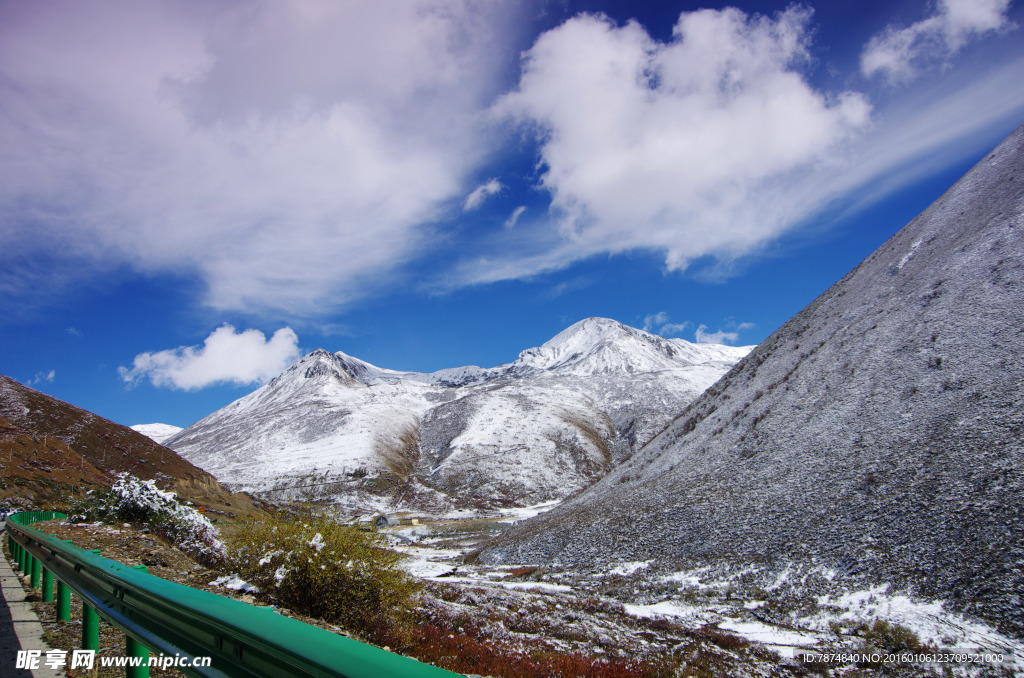 高原雪山