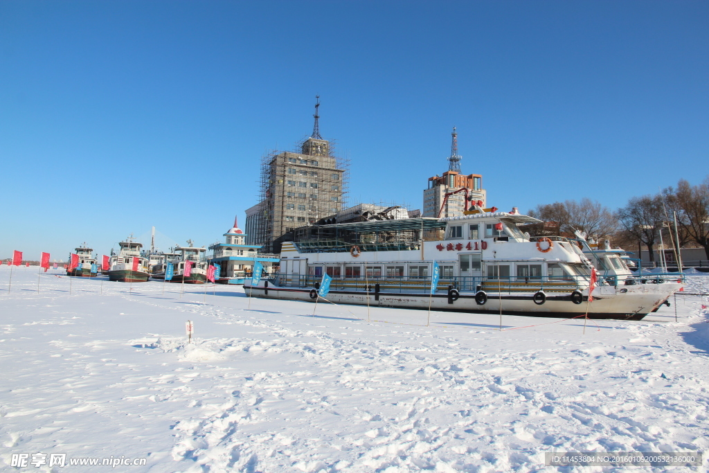 松花江雪景