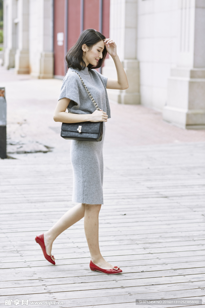 女模