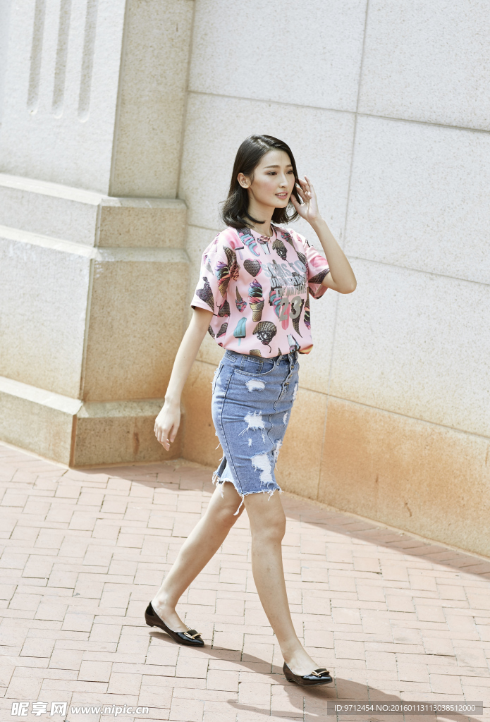女模
