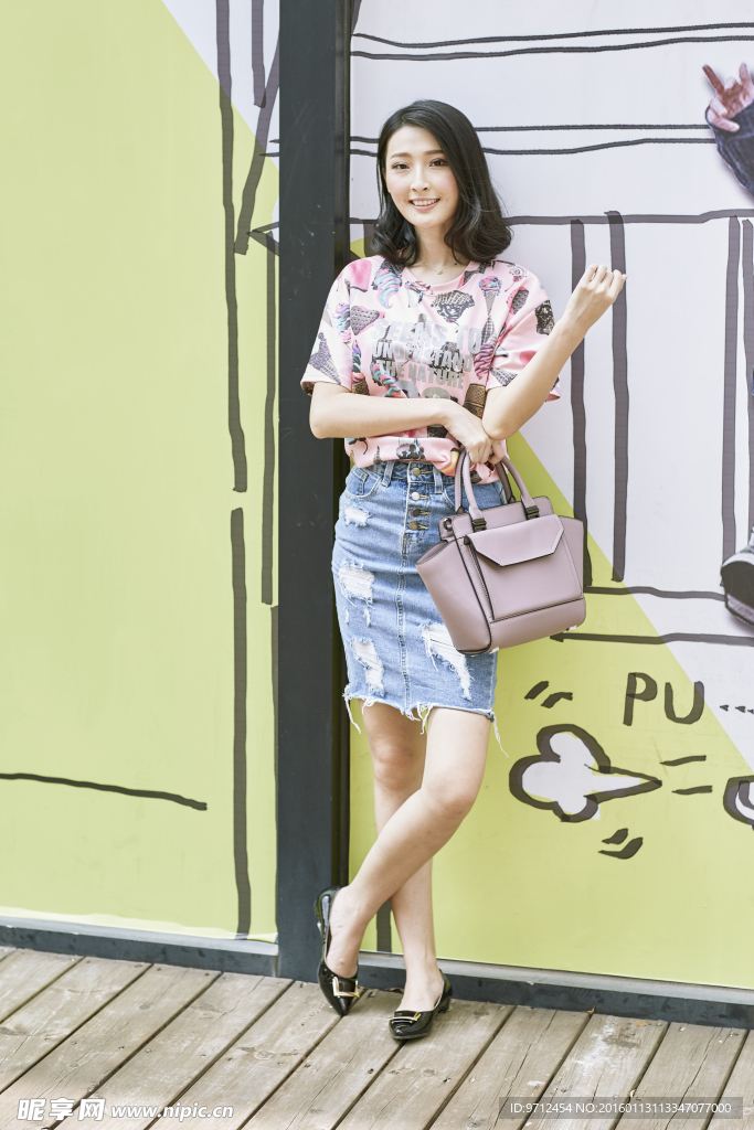 女模