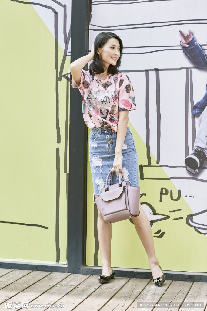 女模
