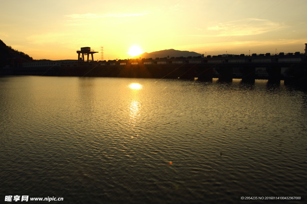 富春江大坝