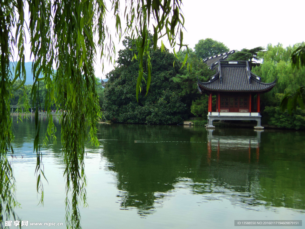 云南 黑龙潭公园 湖景