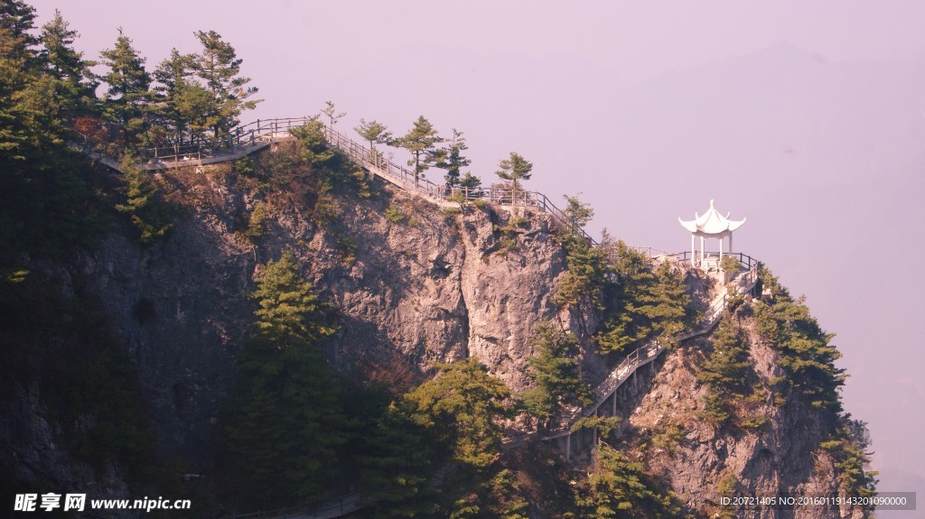 夕阳山景