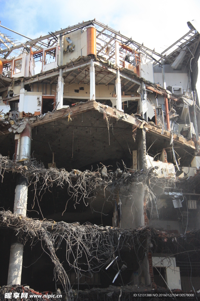 拆除建筑钢筋