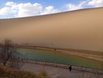 甘肃敦煌鸣沙山月牙泉景区