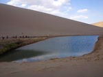 甘肃敦煌鸣沙山月牙泉景区