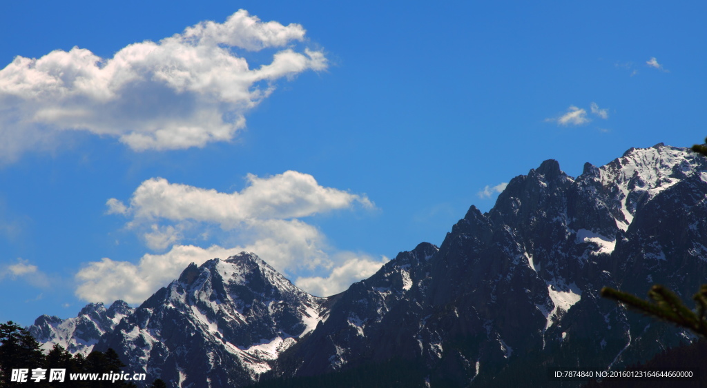 四川乡城雪山