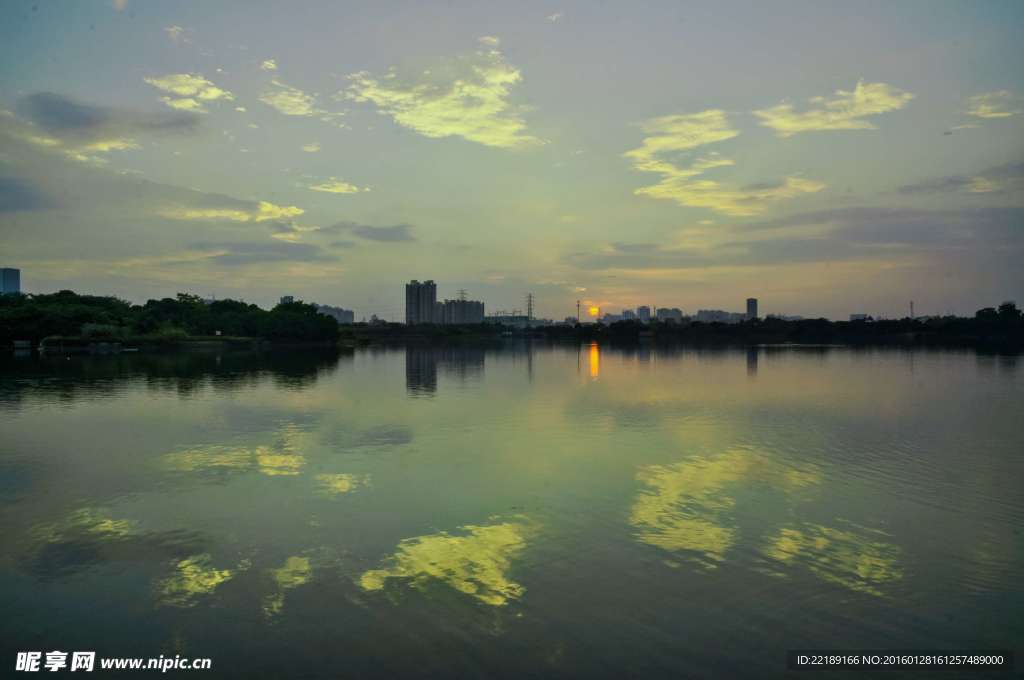 黄昏海珠湖